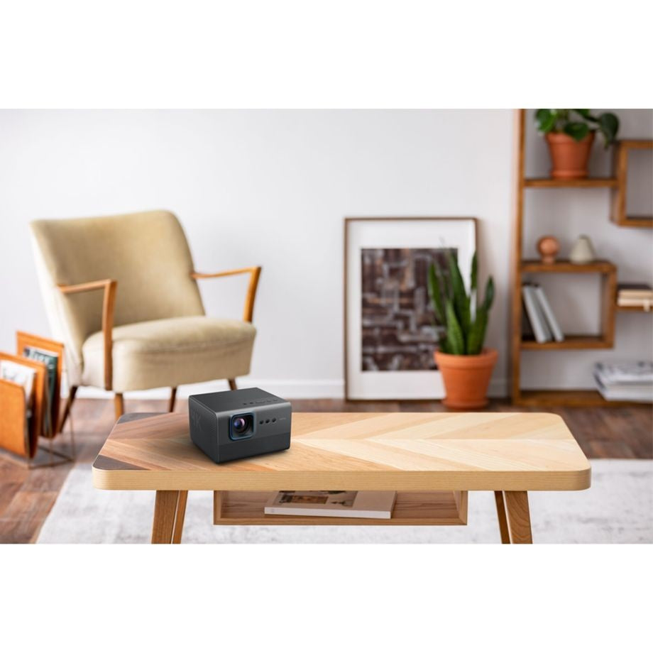 BenQ GP520 4K Home entertainment projector with carry case