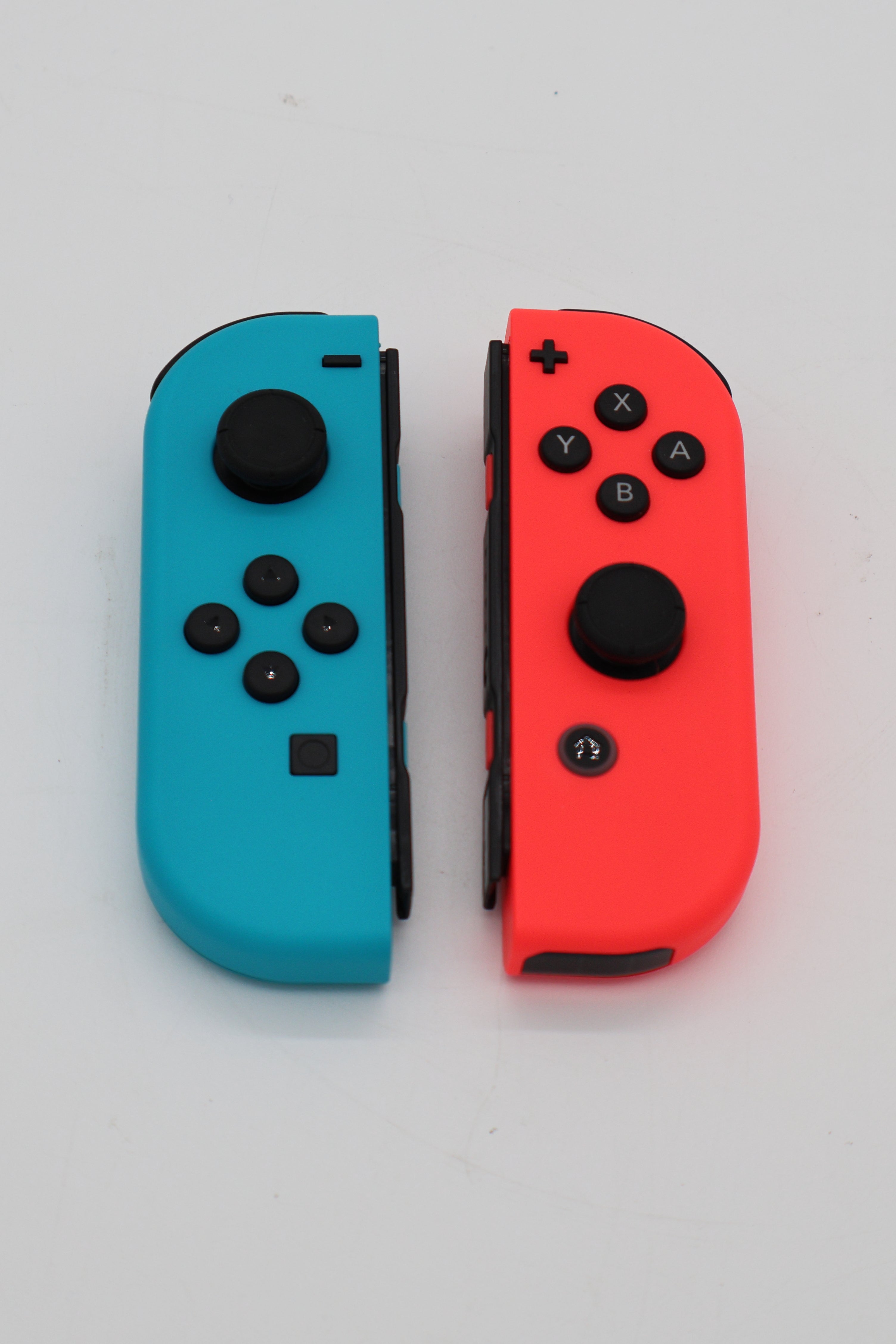 Nintendo Switch V.2 Red and Blue (Cert Refurb)