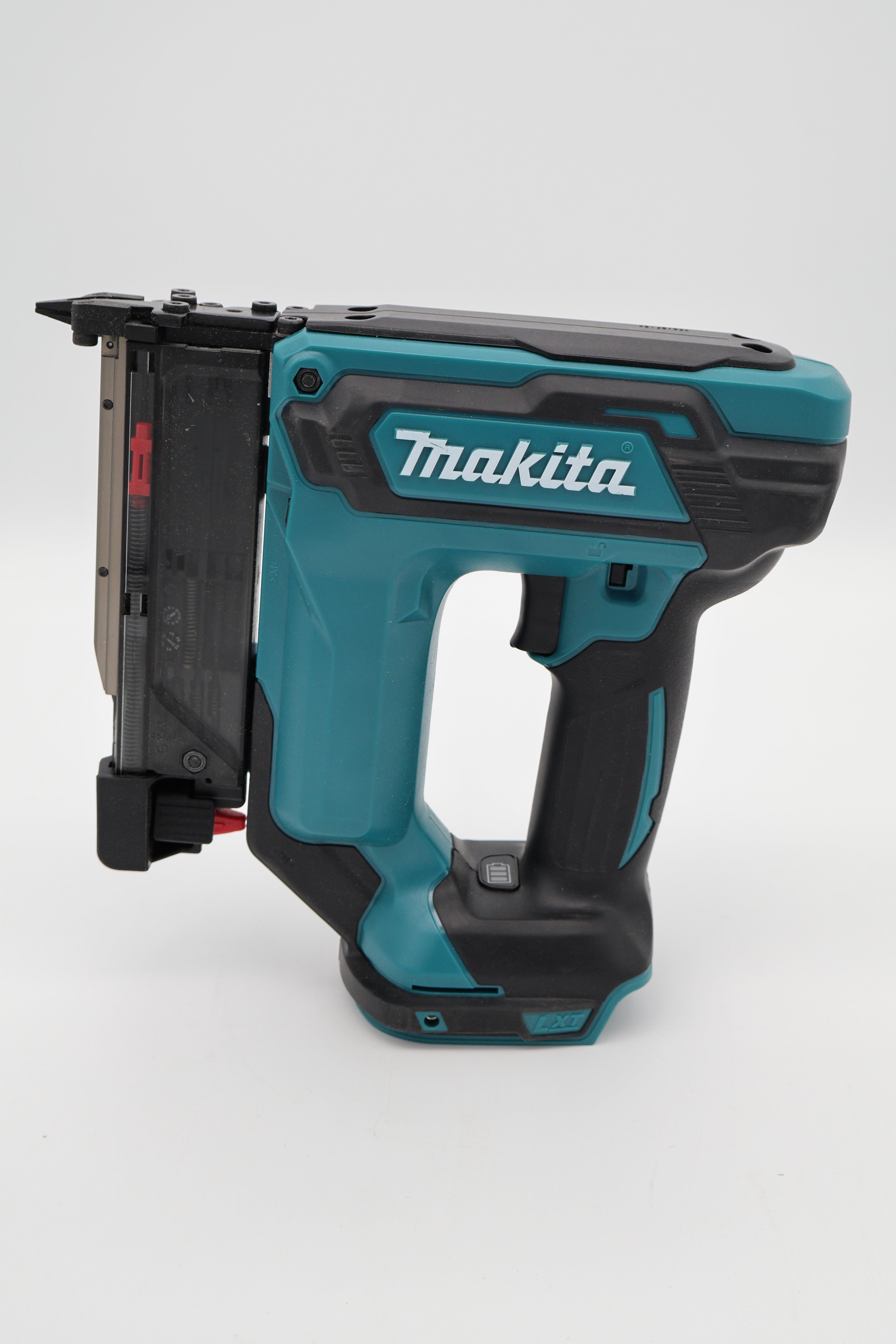 Makita DPT353Z Cordless Pin Nailer (Cert Refurb)