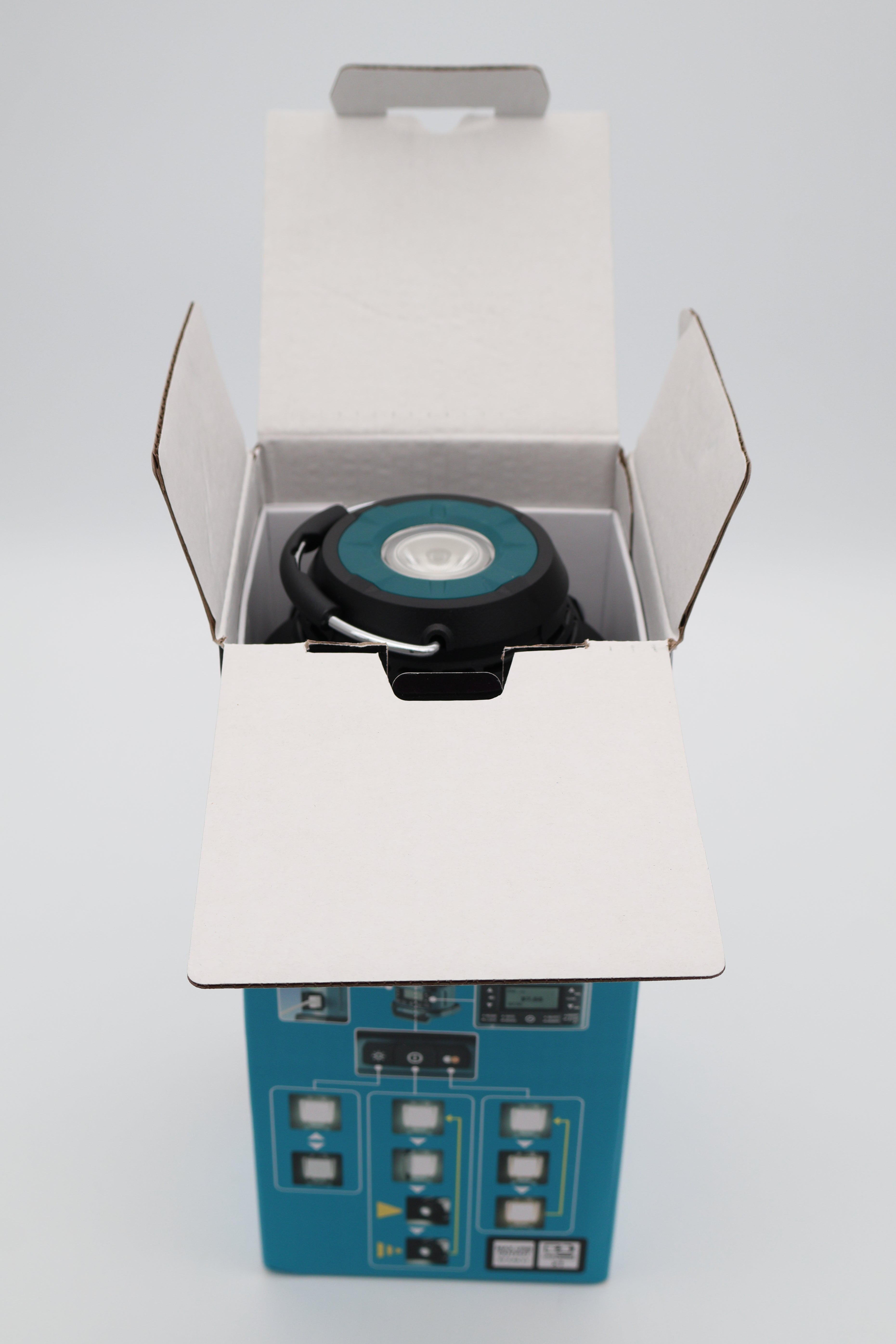 Makita DMR056 14.4V/18V Li-ion LXT Radio with Lantern (Open Box)
