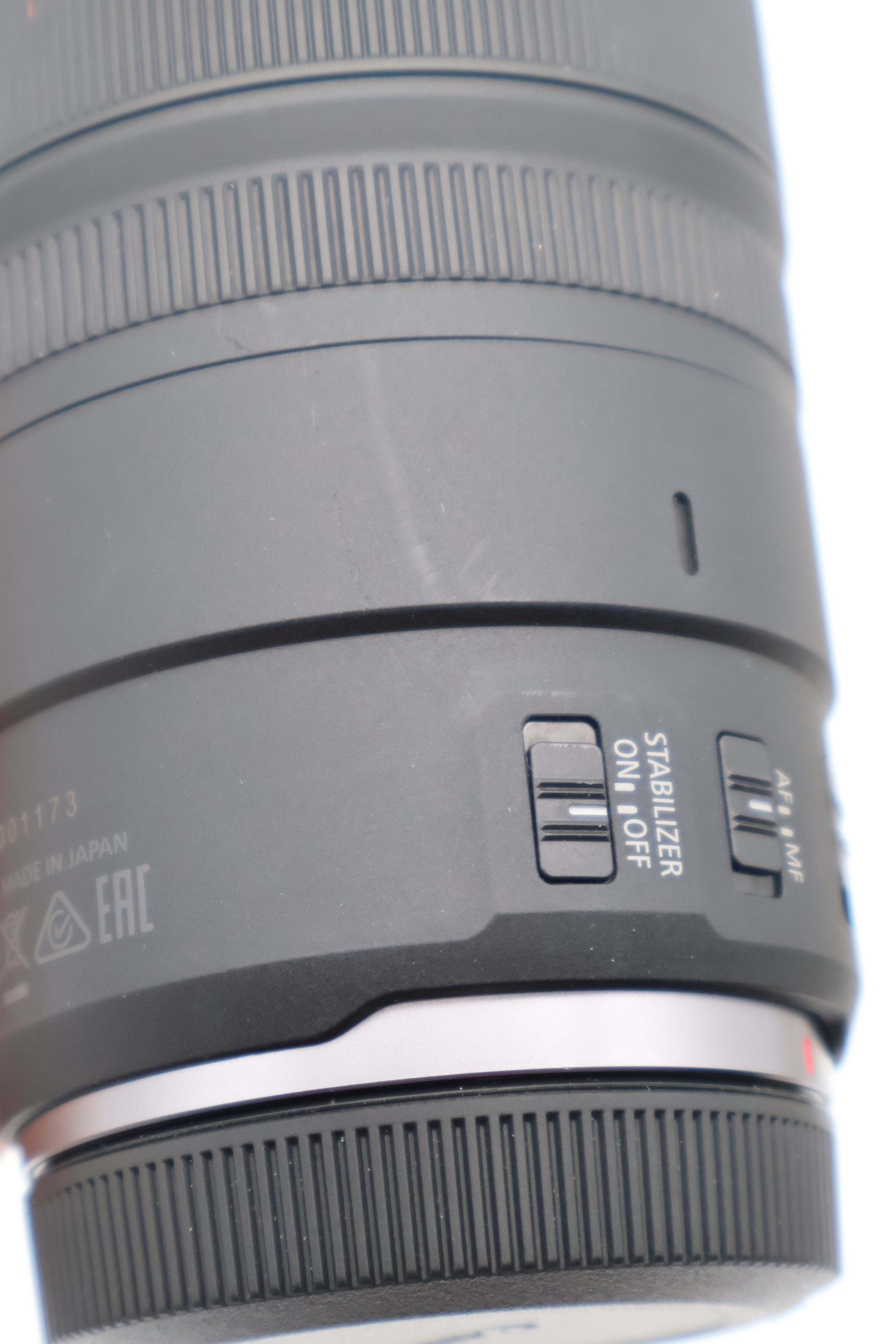 Canon RF 100mm f/2.8L Macro IS USM Lens (Open Box)