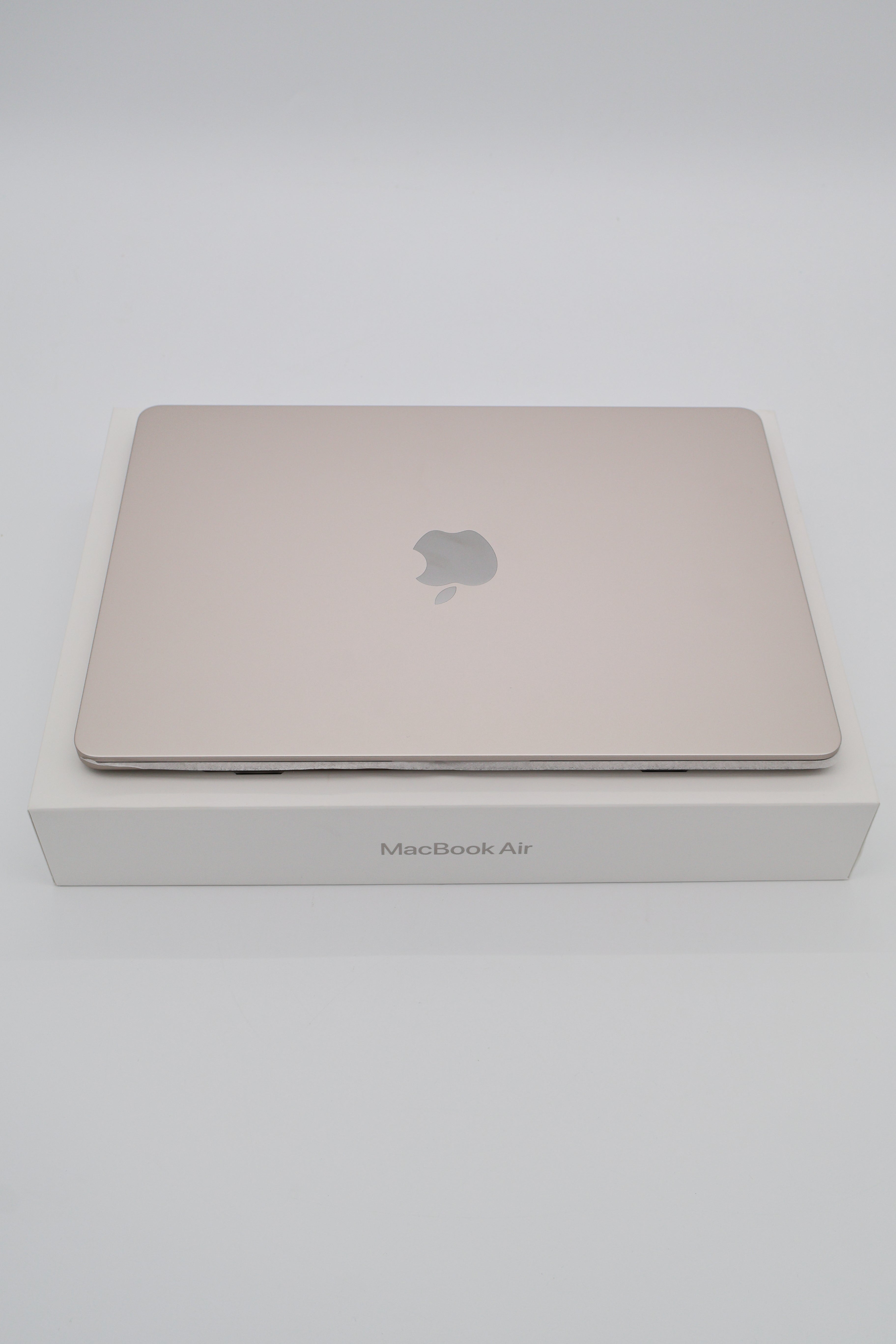 Apple MacBook Air 2025 13inch M4 10 Core CPU 16/512GB Starlight (Open Box)