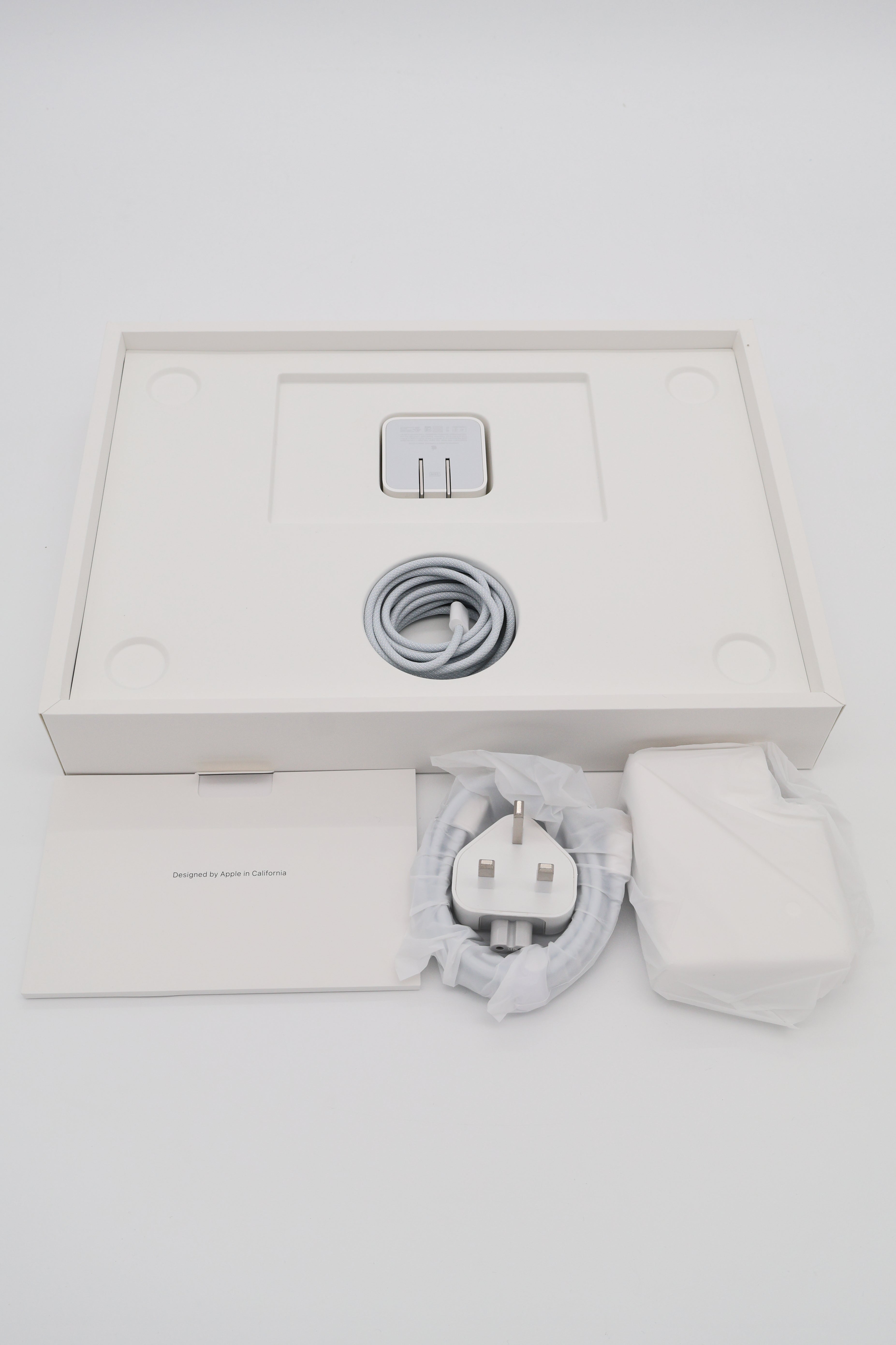 Apple MacBook Air 2025 13inch M4 10 Core CPU 16/512GB Sky Blue (Open Box)