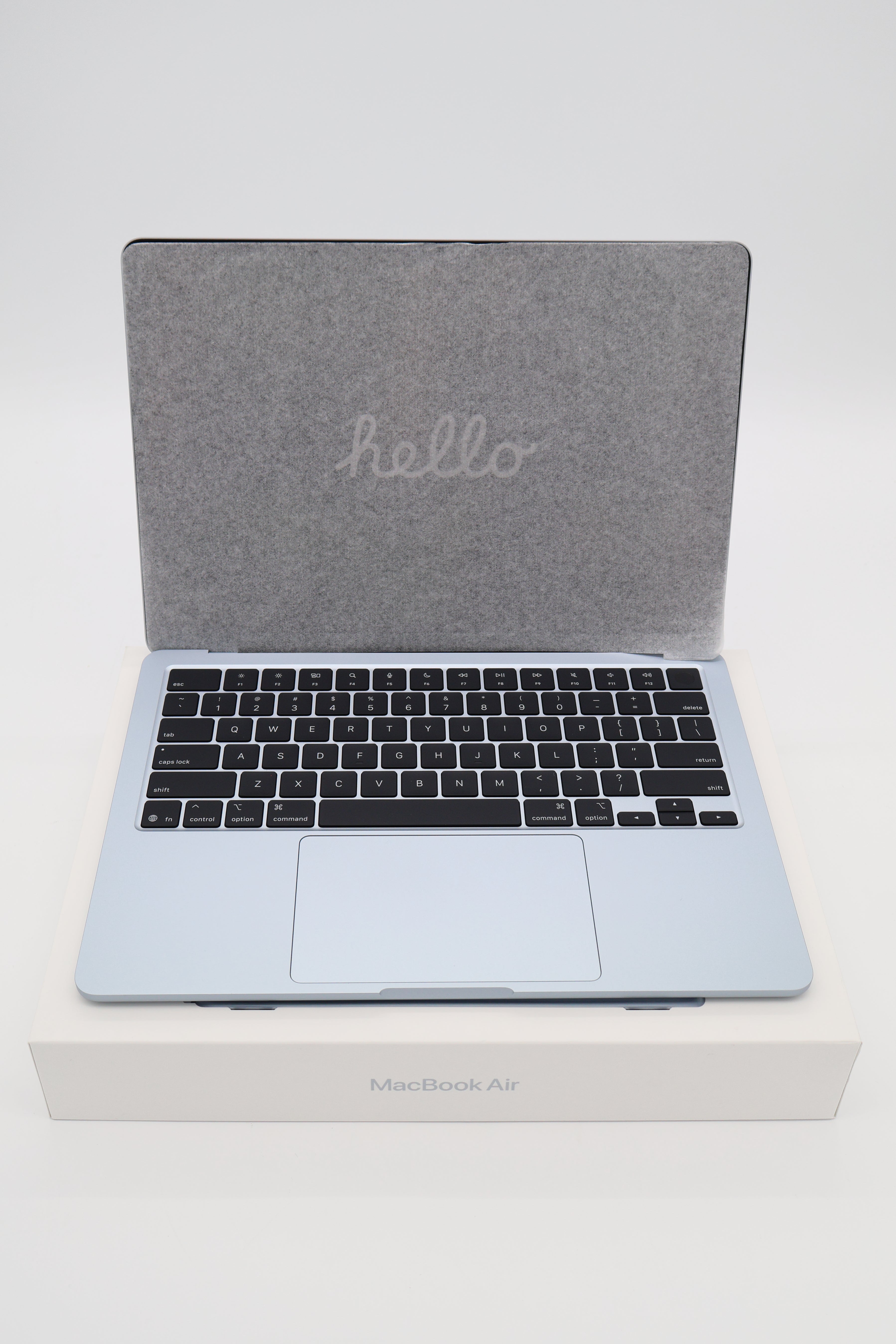 Apple MacBook Air 2025 13inch M4 10 Core CPU 16/512GB Sky Blue (Open Box)