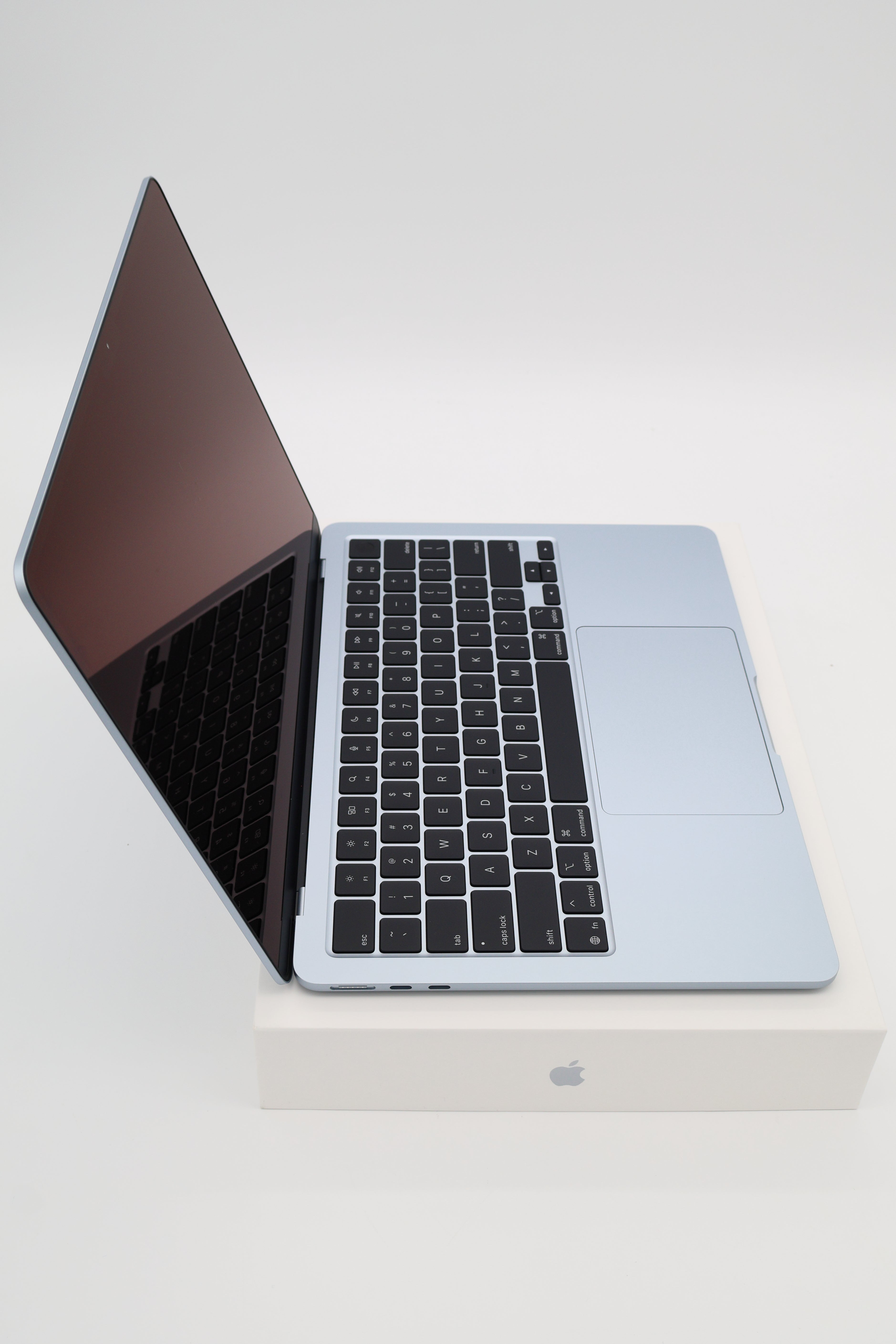 Apple MacBook Air 2025 13inch M4 10 Core CPU 16/512GB Sky Blue (Open Box)