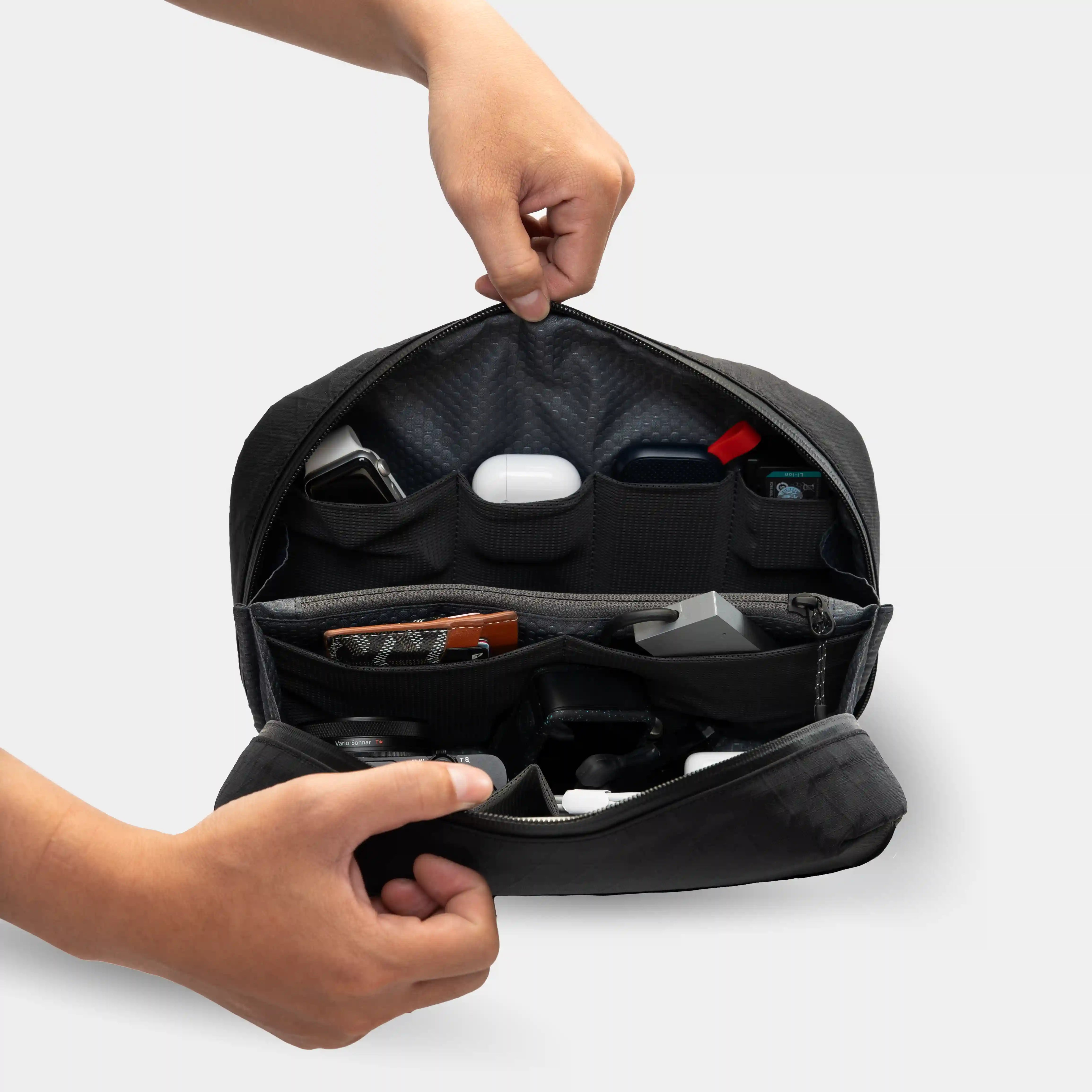 Sakk Carry Cell - Tech Organizer