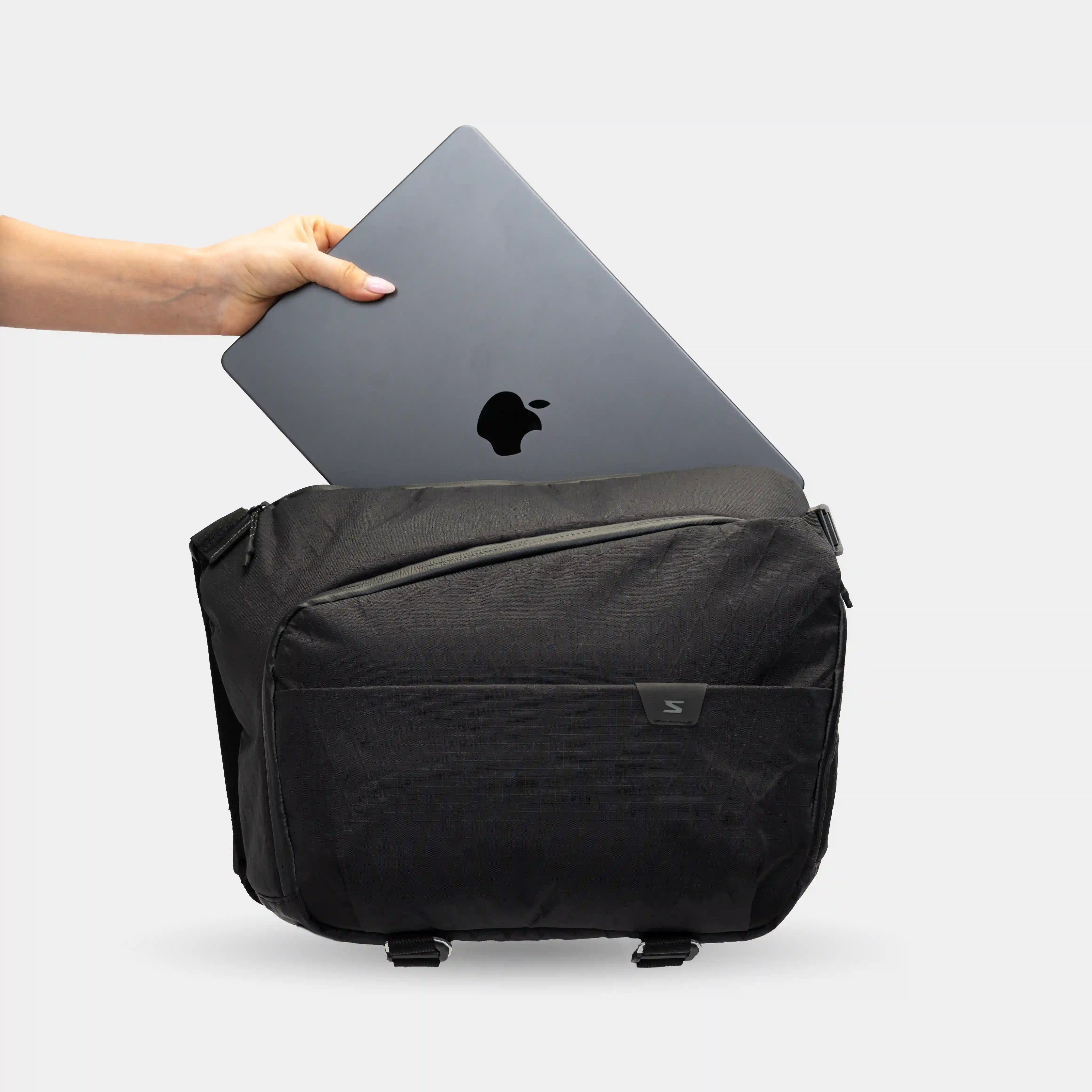 Sakk Nomad Laptop & Camera Sling Bag
